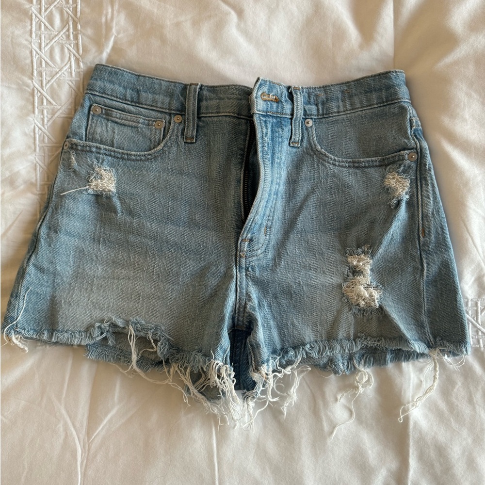 Madewell the perfect Jean short distressed